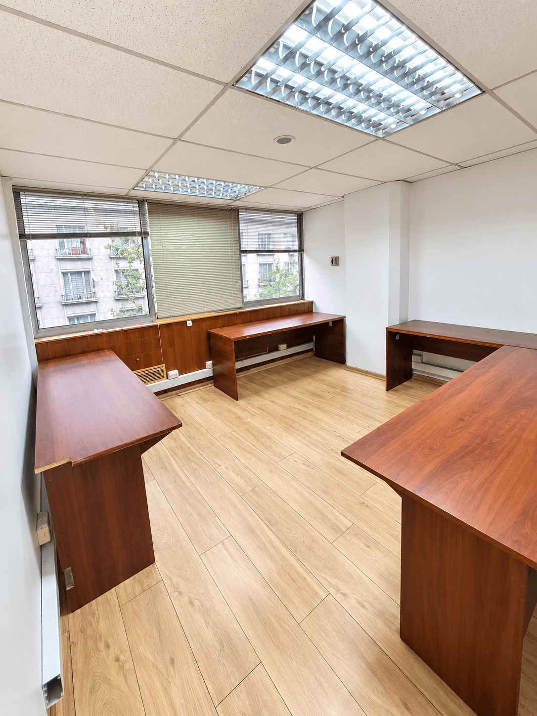Oficina de 110 m² en Huérfanos 669, Santiago, foto 10 de 10