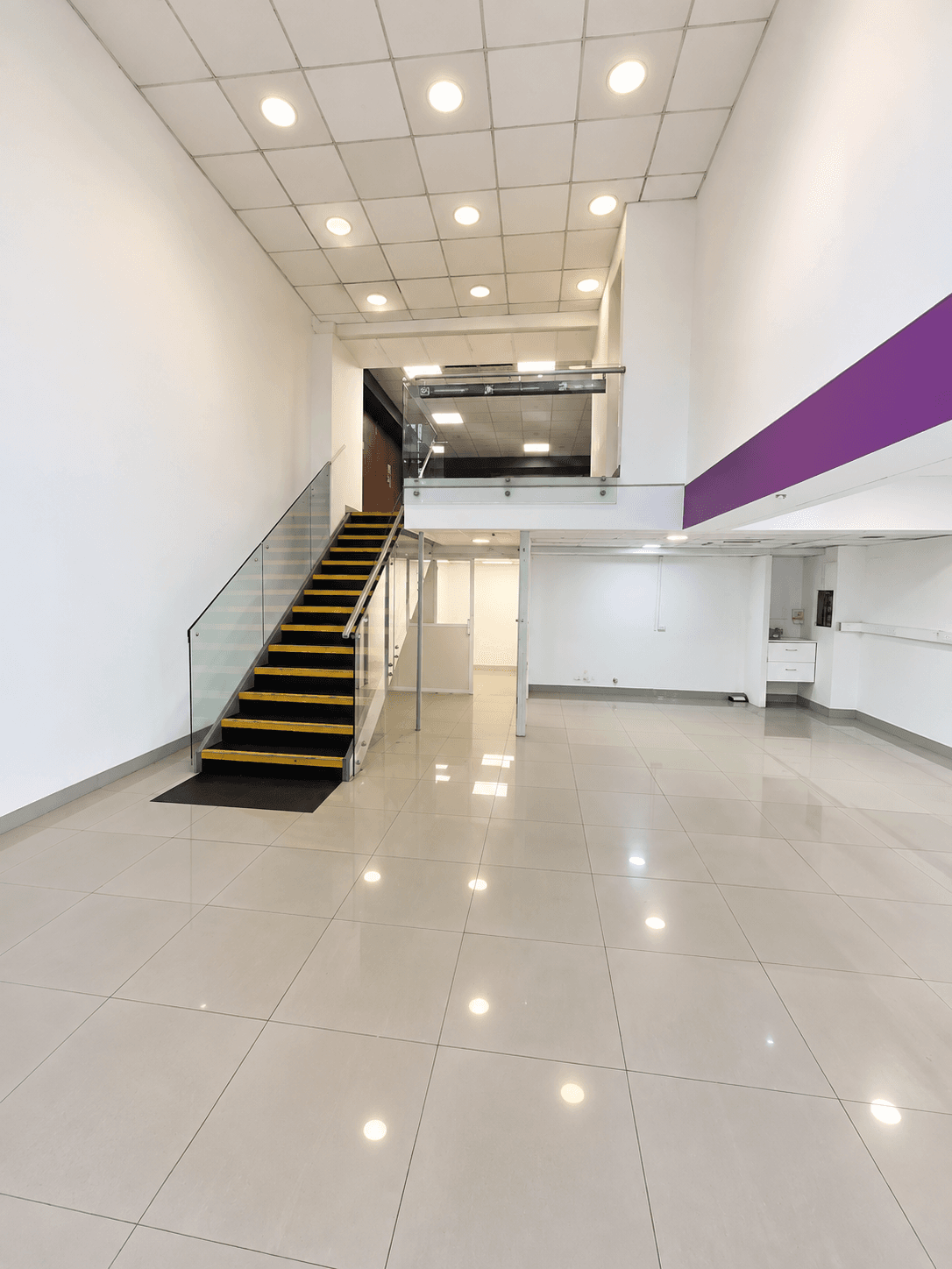 Local comercial de 219 m² en Huérfanos 679, Santiago, foto 3 de 13