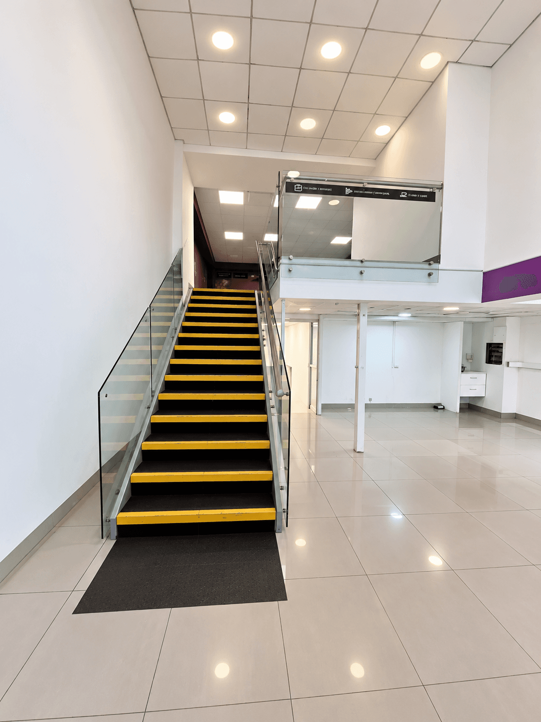 Local comercial de 219 m² en Huérfanos 679, Santiago, foto 4 de 13